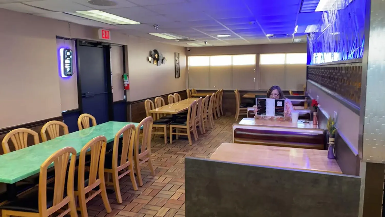 Family-friendly dining at Tokyo Express—kids’ meals and cozy atmosphere